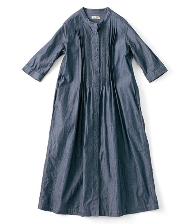 ａｎｄ　ｍｙｅｒａ　インディゴシャンブレーのピンタックワンピース