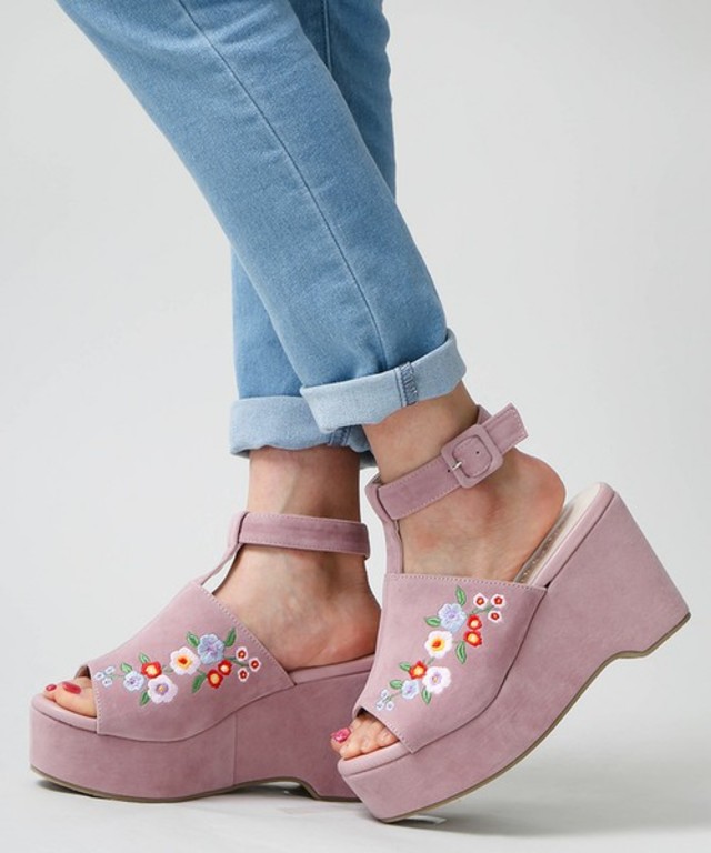 WEGO　刺繍Tストラップサンダル