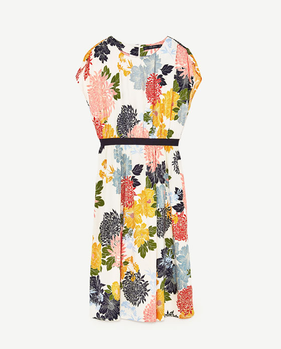 花柄プリント地ワンピース　