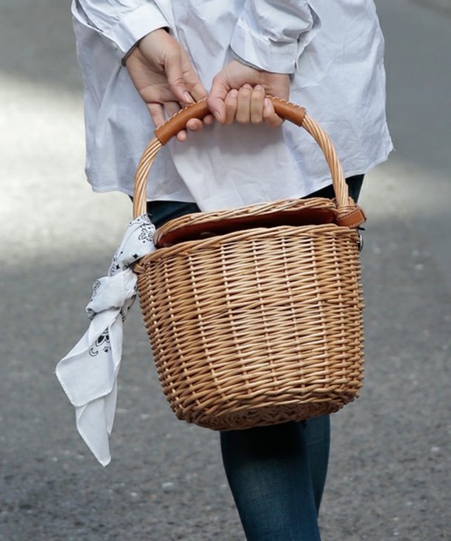 kakatoo／バンダナ付き柳バケツ型かごバッグ