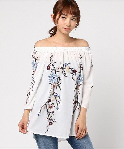 Settimissimo  ボタニカル刺繍プリントオフショルダートップス