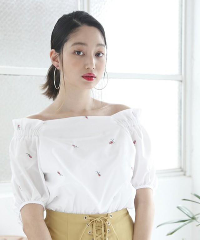 one after another NICE CLAUP/刺繍ボリューム袖ブラウス