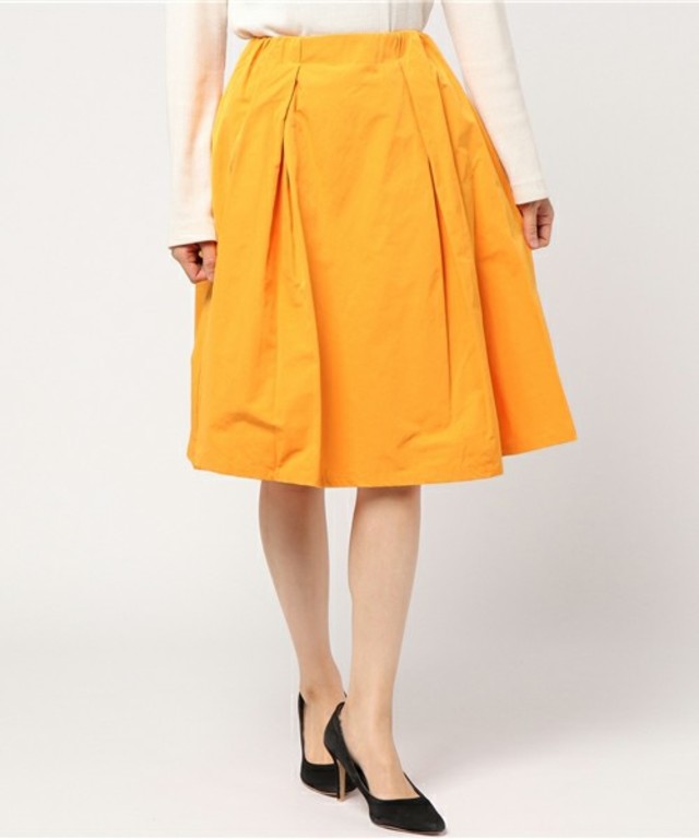 BLUEEAST　タック入りフレアスカート