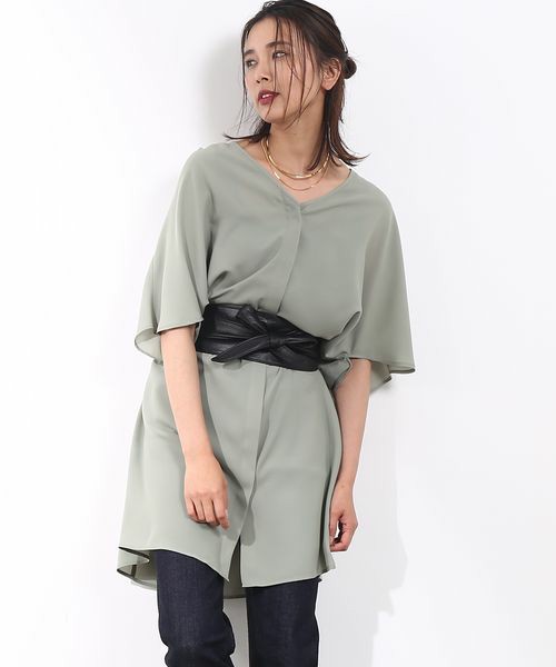 Vネックドルマンスリーブワンピース