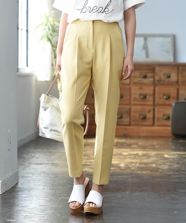 センタープレステーパードパンツ