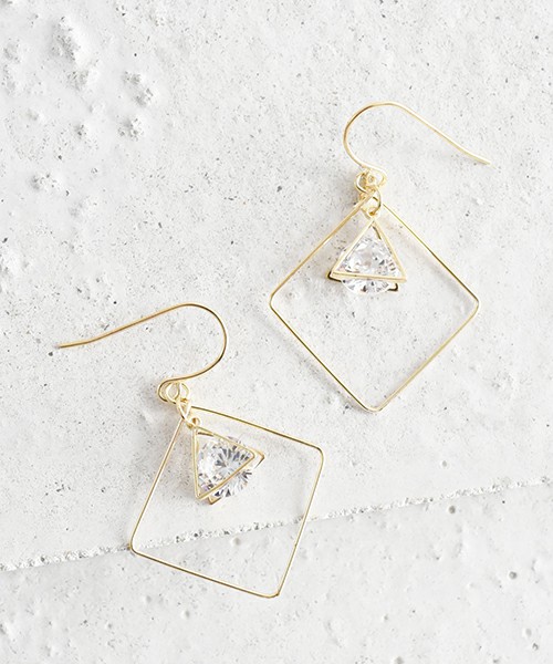 ma chere Cosette?　揺れるストーンスクエアピアス