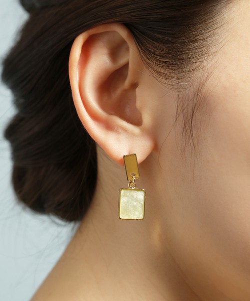 PLAIN CLOTHING　アクリルピアス