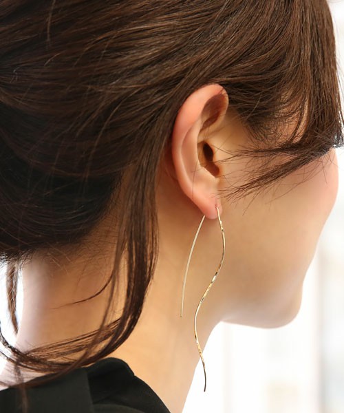 queite　らせんロングフックピアス
