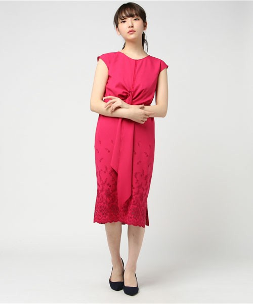 FLICKA:刺繍レースドレス