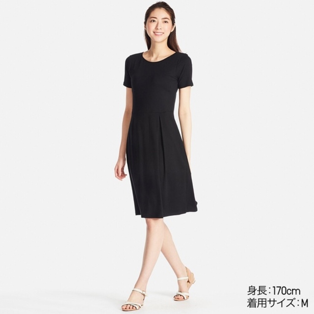 ユニクロ　ブラワンピース（半袖）