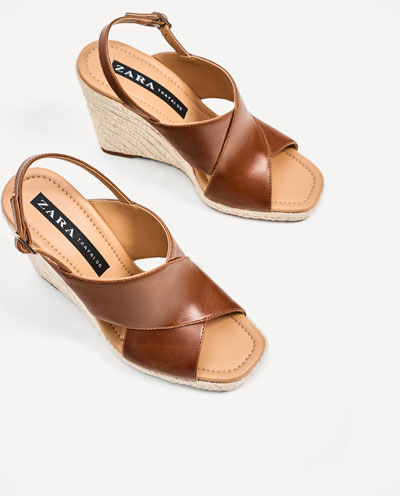 クロスストラップ付きジュートウェッジシューズ