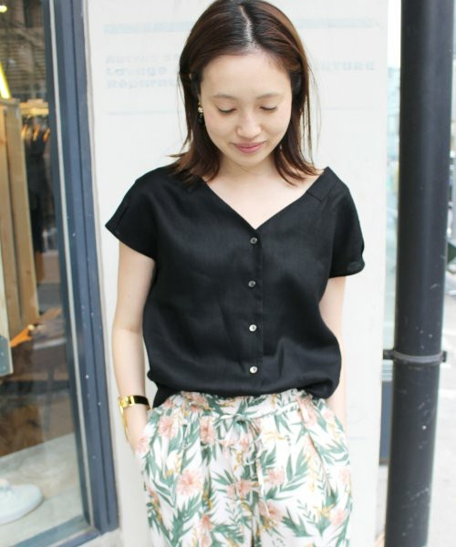 リネンVネックブラウス