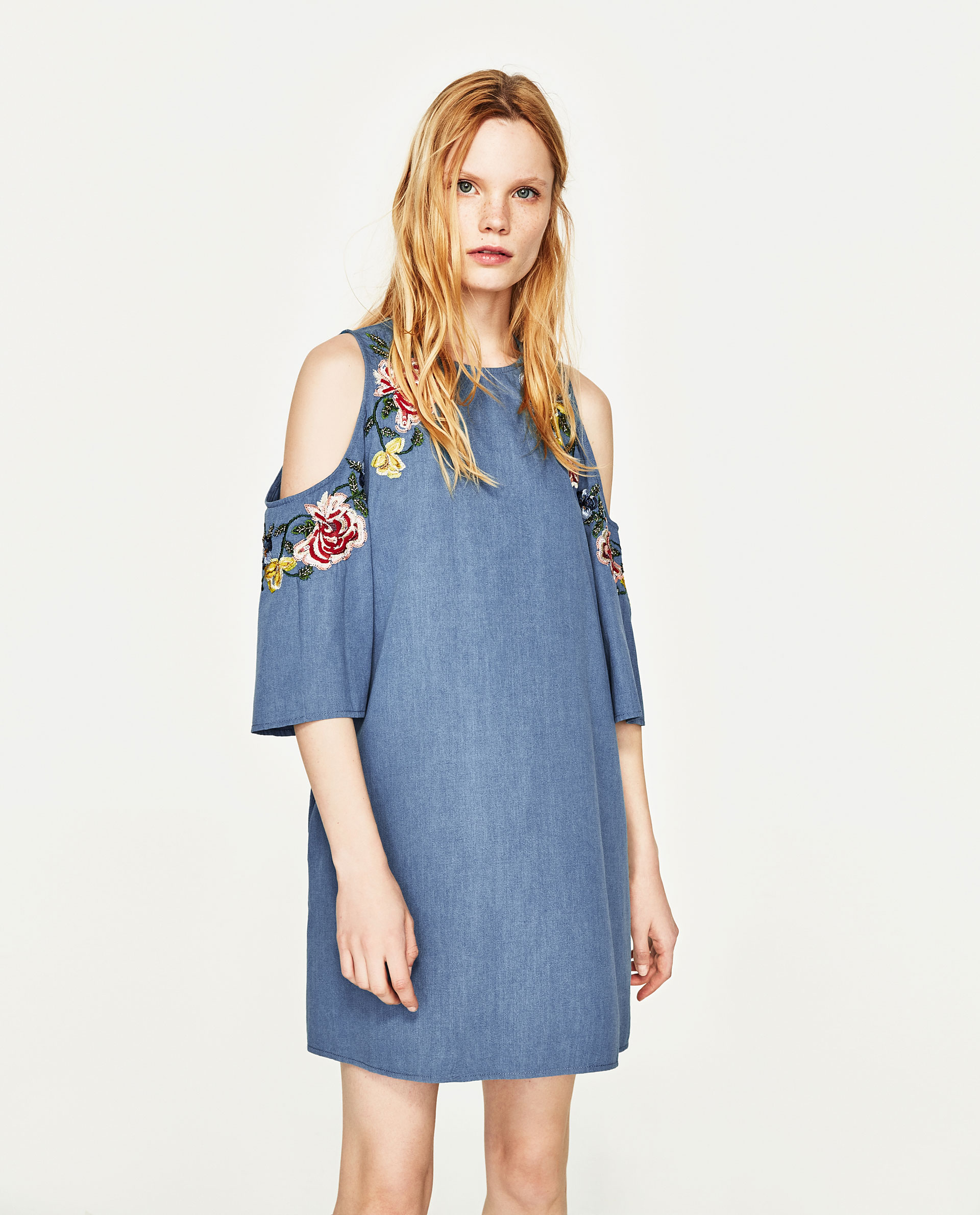 刺繍入りオフショルダーワンピース