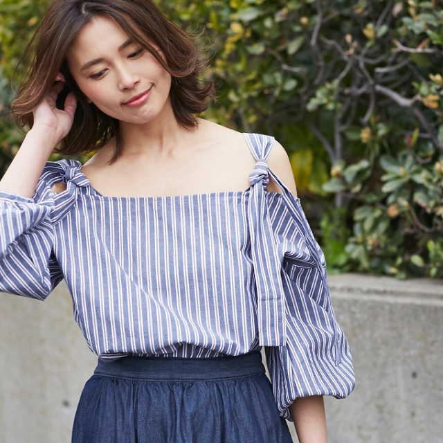 nostalgia　リボンショルダーブラウス　