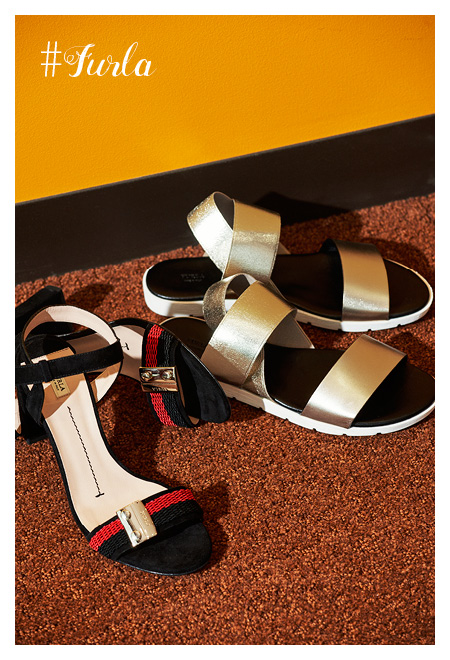 サンダル(左) ¥47,520円 (右) 29,160円