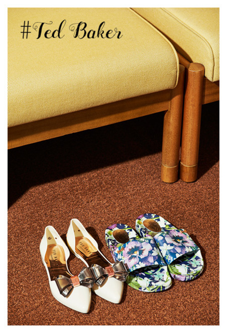 サンダル(左)¥11,250、(右)¥11,250