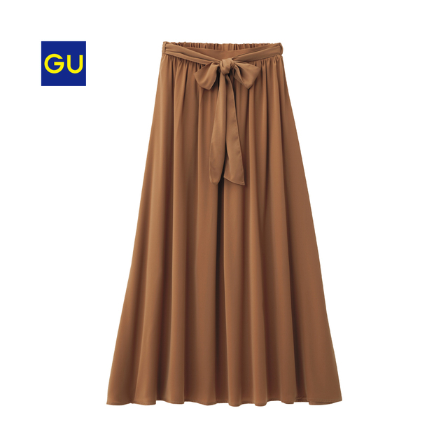 サテンマキシスカート