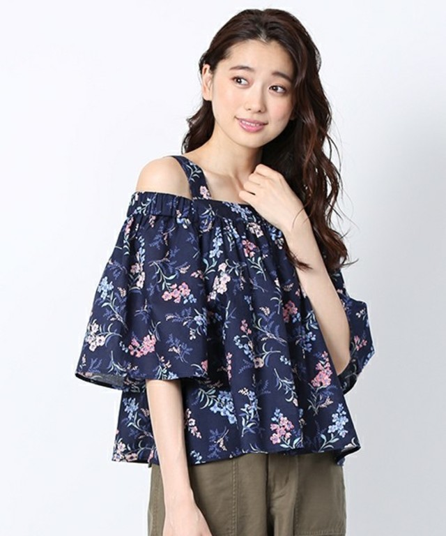 オープンショルダーブラウス