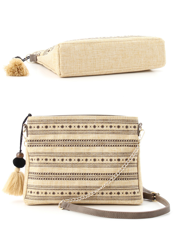 ＰＶＣ刺繍入りクラッチ