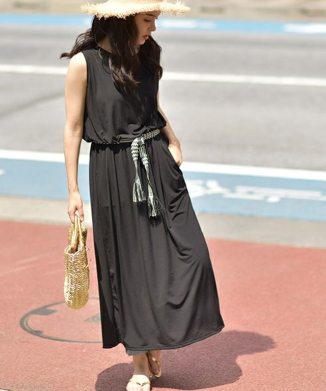 バックスリットノースリーブマキシワンピース