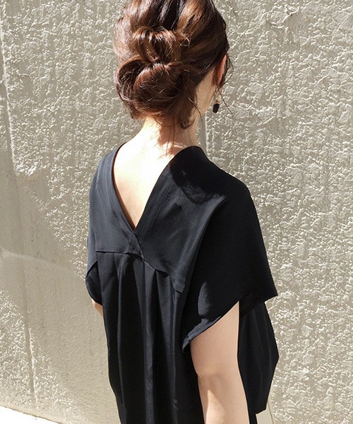 AZUL ENCANTO  ノーカラーVネックブラウス