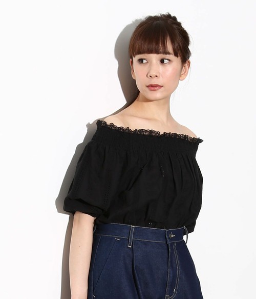 ViS  オフショルダーレースシャーリングブラウス