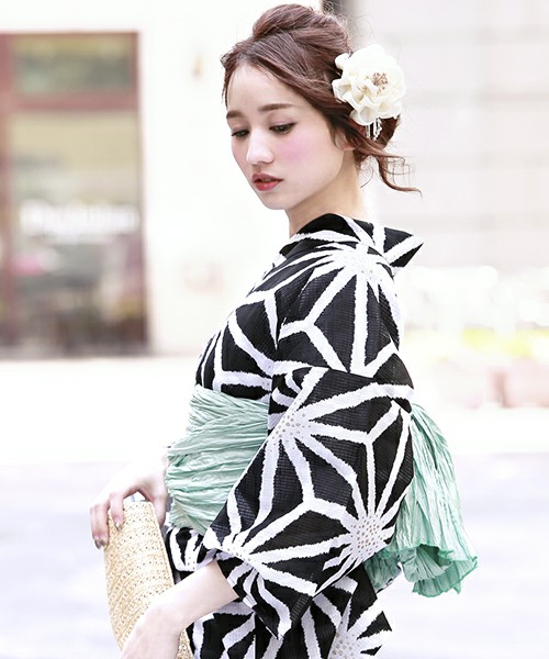 浴衣3点セット モダン麻の葉柄 （浴衣＋帯＋下駄）