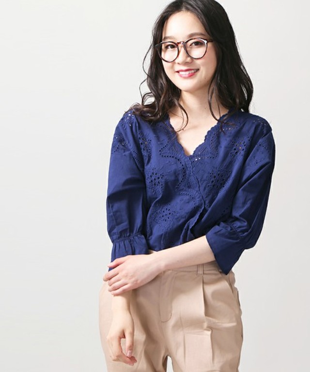 レースブラウス