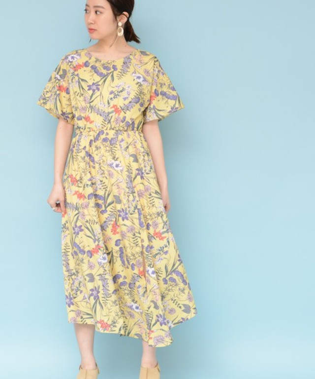 スリットボタニカル柄ワンピース