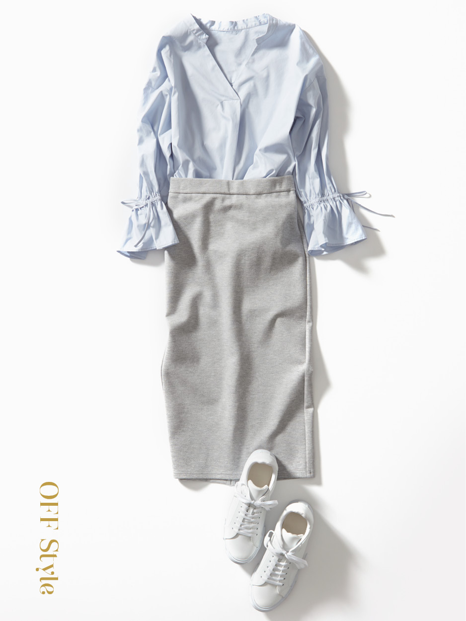 スカート￥1,490 スニーカー￥1,990