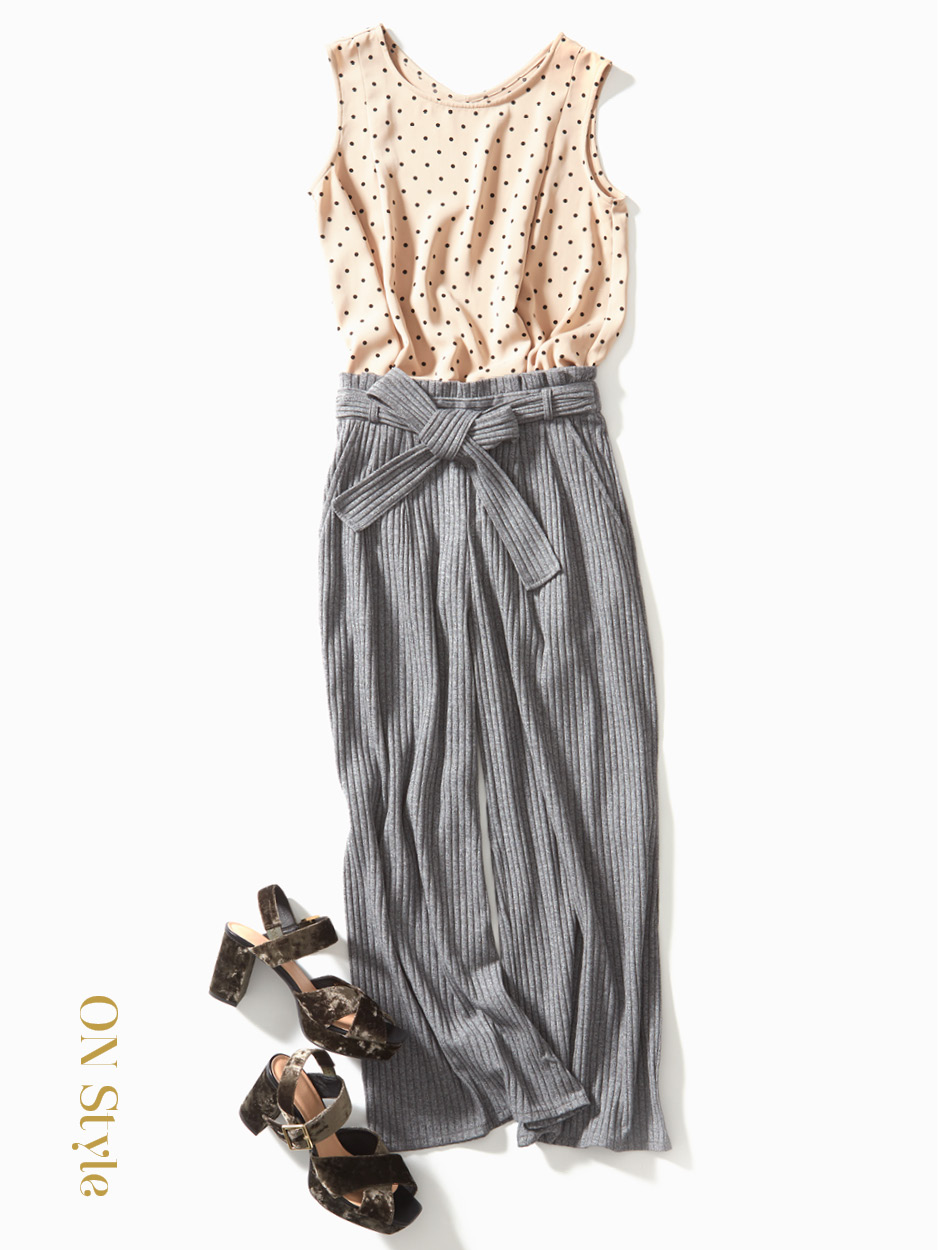 パンツ￥1,990 サンダル￥2,490