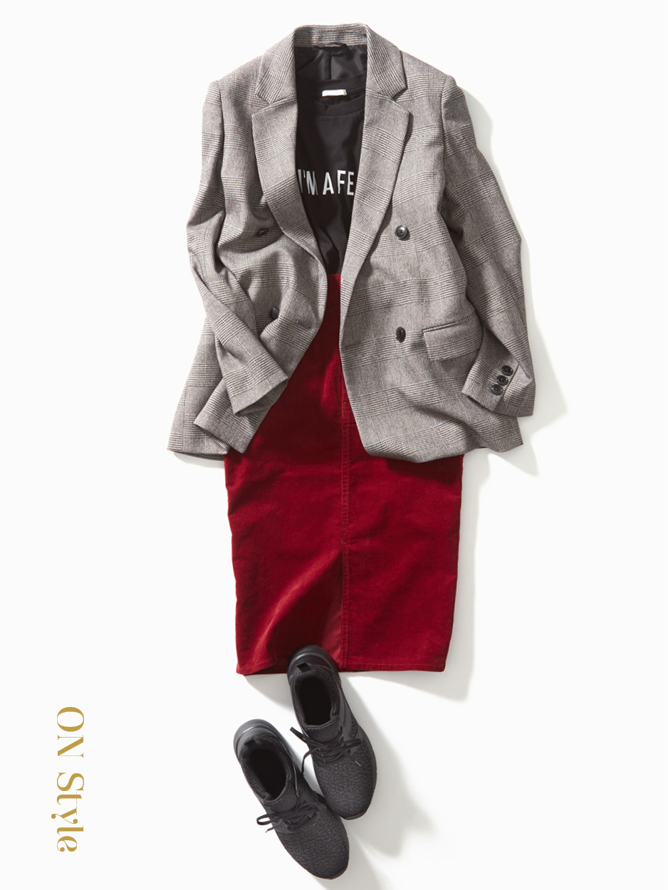 トップス￥1,490 パンプス￥1,990