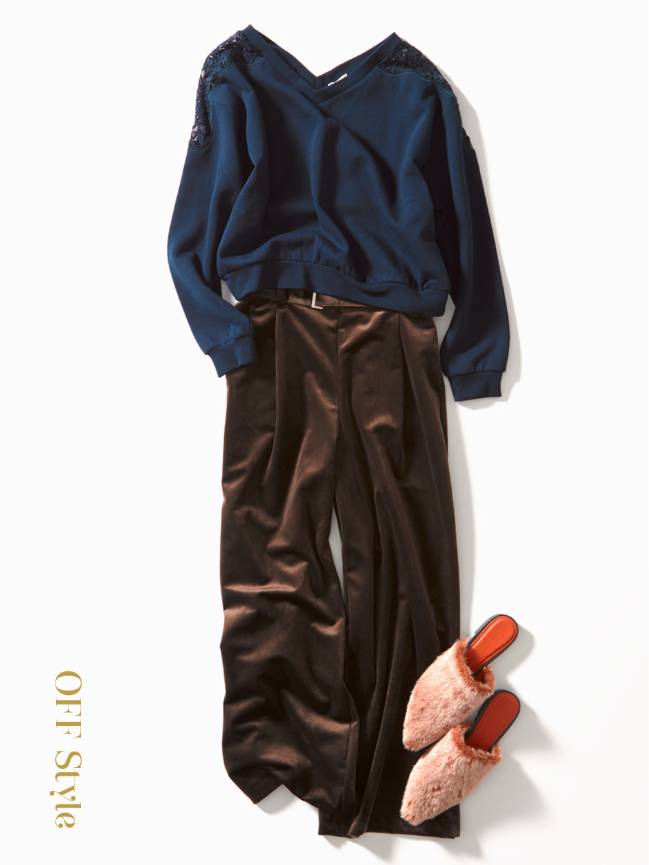 トップス￥1,990 スリッパミュール￥1,990