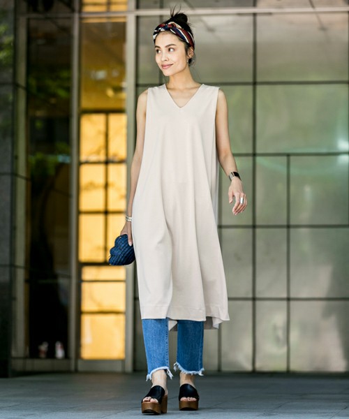 ポンチVネックノースリーブワンピース