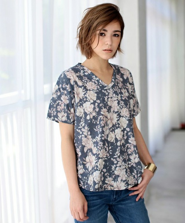 フラワー総柄ラウンドヘムT