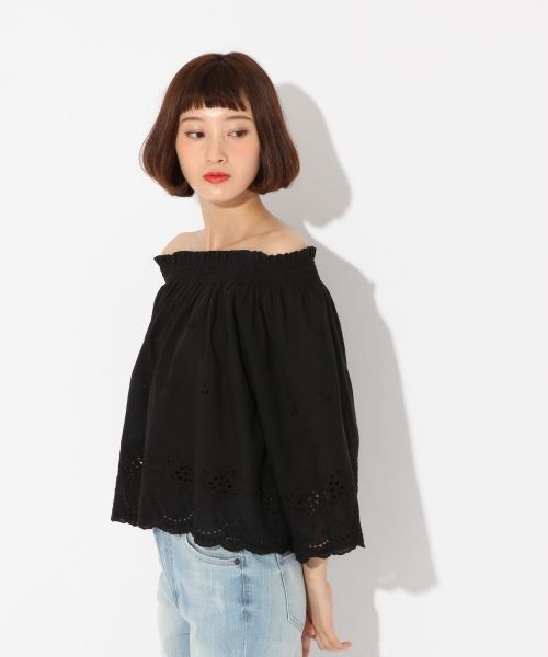 スカラップオフショルブラウス