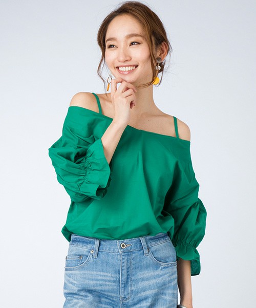 オフショルバルーン袖ブラウス