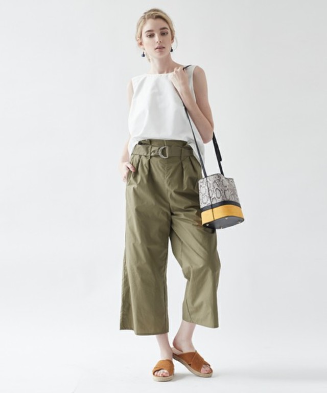 バックリボンノースリーブプルオーバー