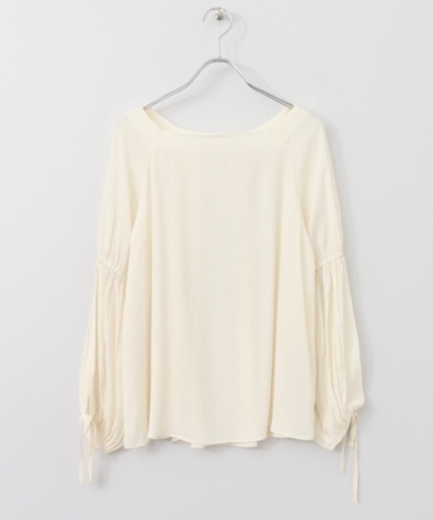 ドロストパフスリーブブラウス