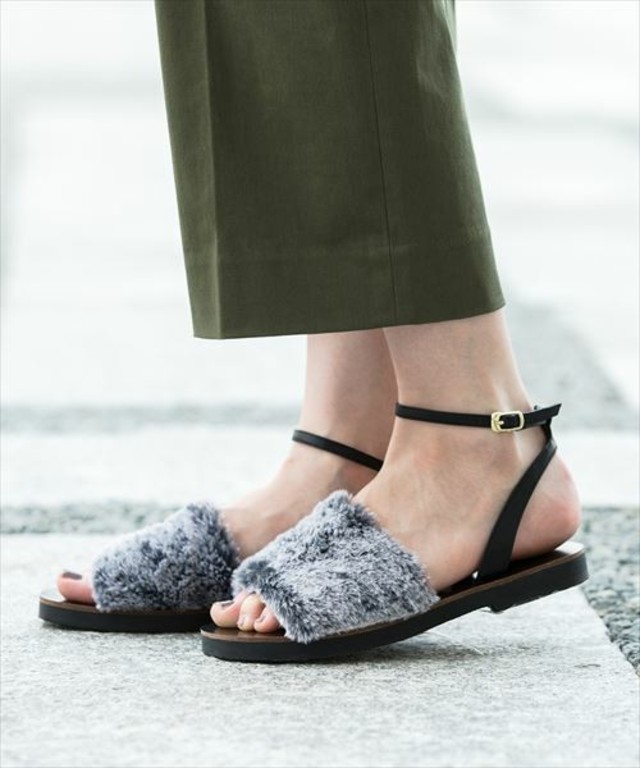 ファーサンダル