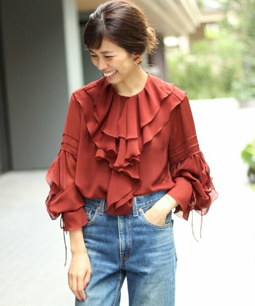 ヨウリュウラッフルブラウス