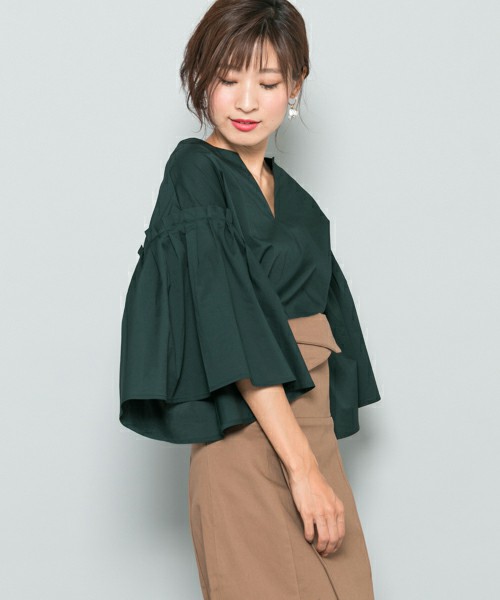 フレアスリーブブラウス