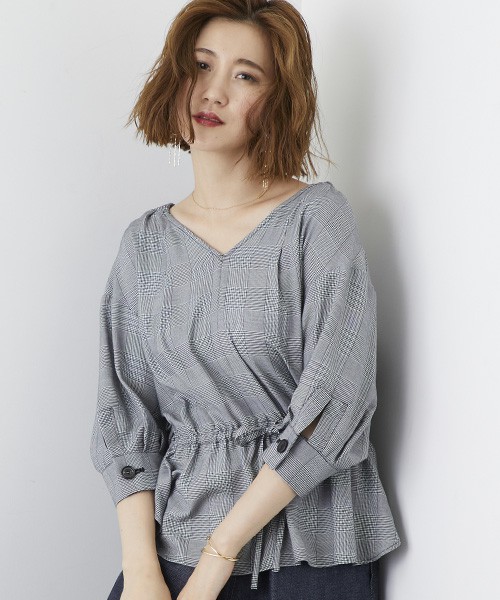 ドロストループブラウス
