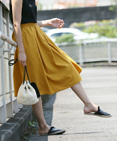 きれい色ミモレフレアスカート