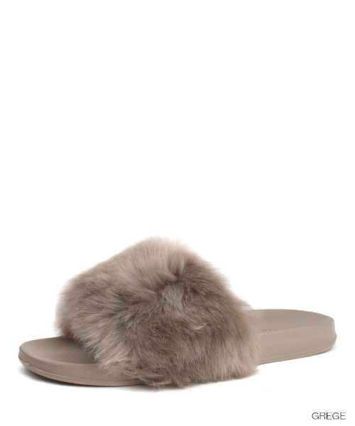 フットベッドファーサンダル