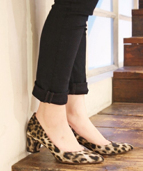 5.5cmポインテッドフトヒールパンプス