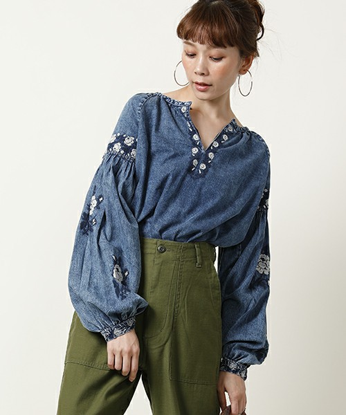 刺繍スモッグブラウス