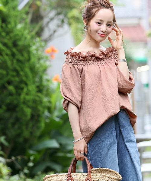 シャーリングフリルオフショルダートップス