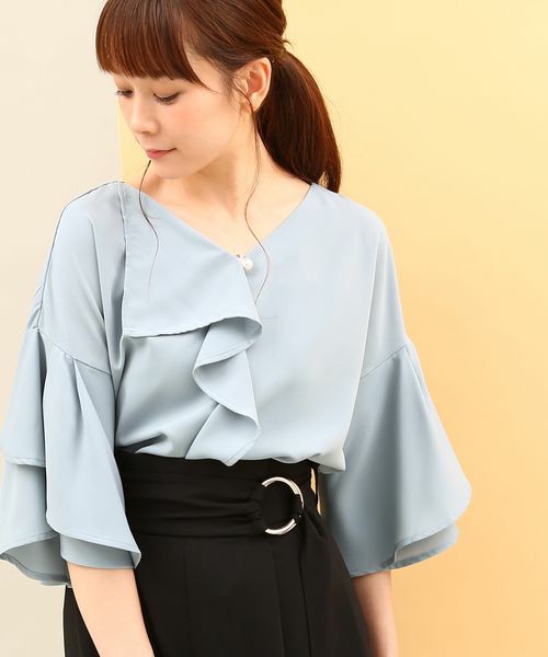 フレアスリーブラッフルブラウス