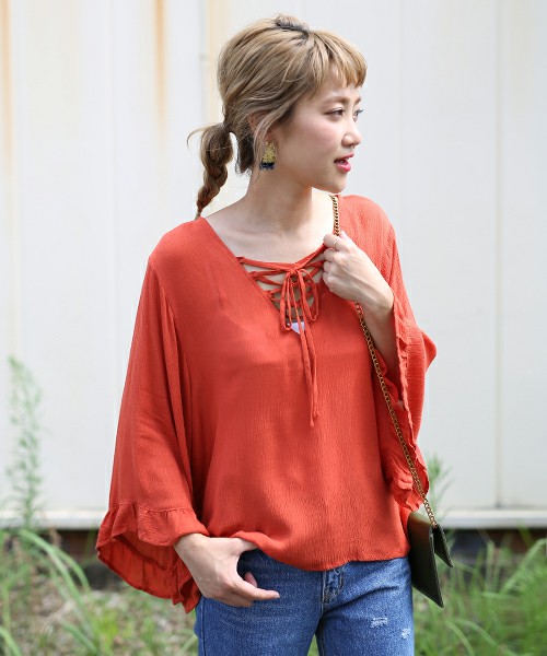 フロントレースアップワイドスリーブヘムフリルバックロング長袖ブラウス